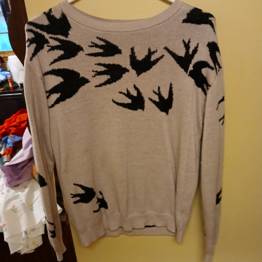 Bird Pattern Sweater in Beige and Black